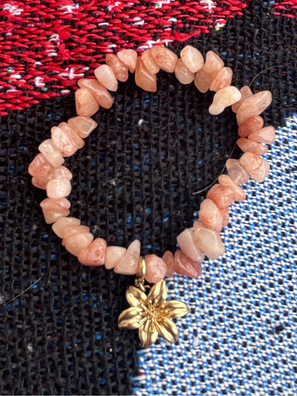 CHICOS PEACH ROCK GOLD FLOWER DANGLE BRACELET